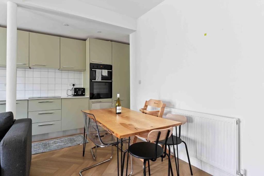 Modern 3 Bed Apartment In Tottenham London Bagian luar foto